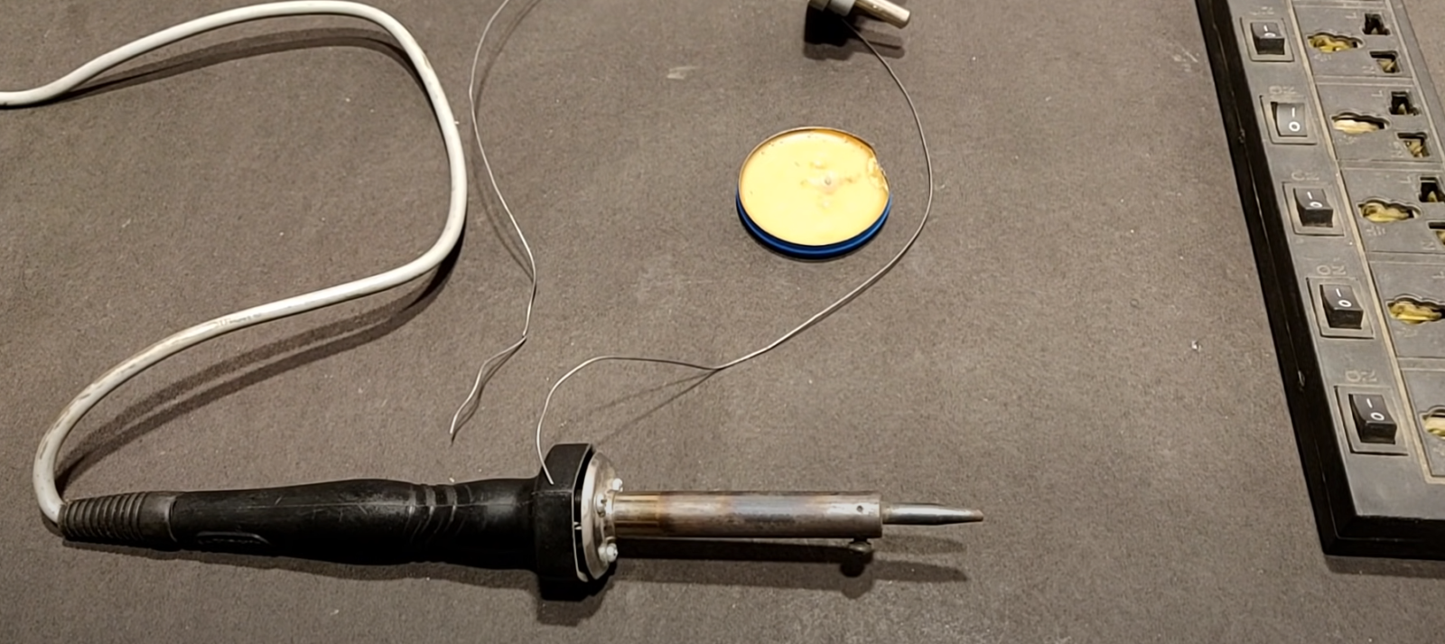 How to Clean a Soldering Iron? ElectronicsHacks