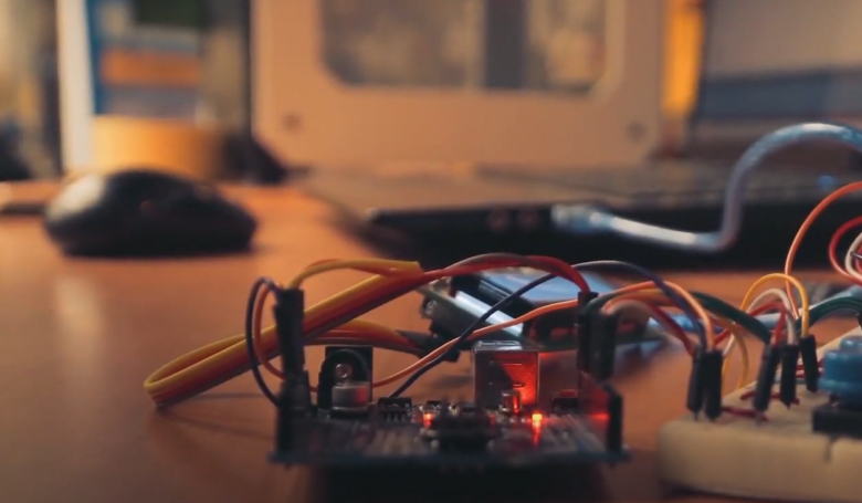 How to Upload Code to Arduino? - ElectronicsHacks