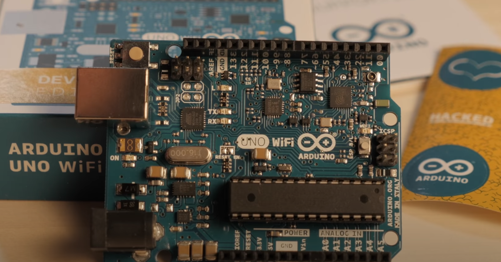 Does Arduino Uno Have WiFi? - ElectronicsHacks