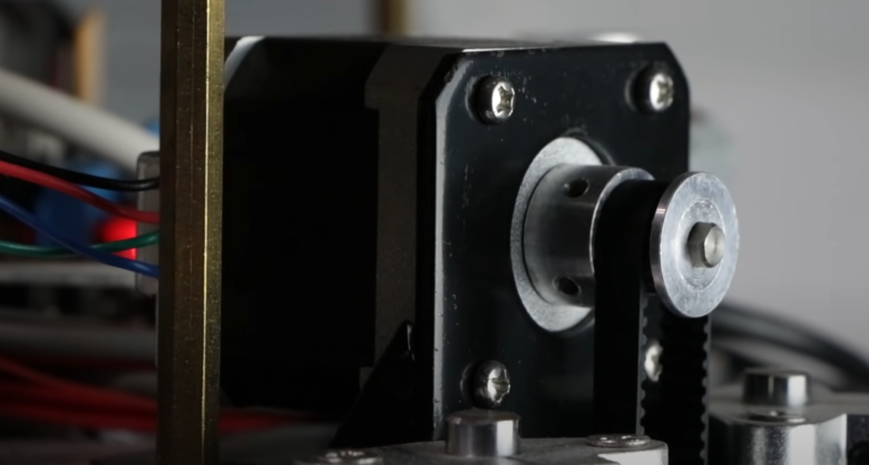 How Does a Stepper Motor Work? - ElectronicsHacks