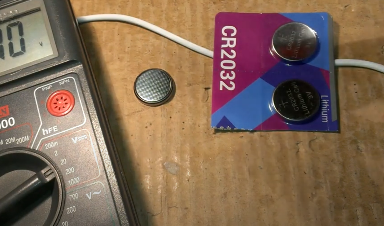 BR2032 vs. CR2032 Batteries What is the Difference? ElectronicsHacks