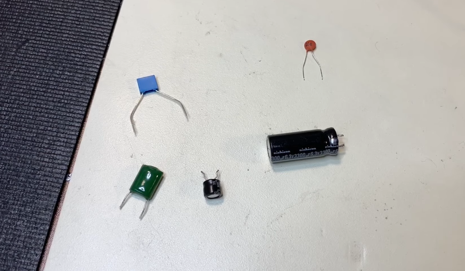 Do Capacitors Get Hot? - ElectronicsHacks
