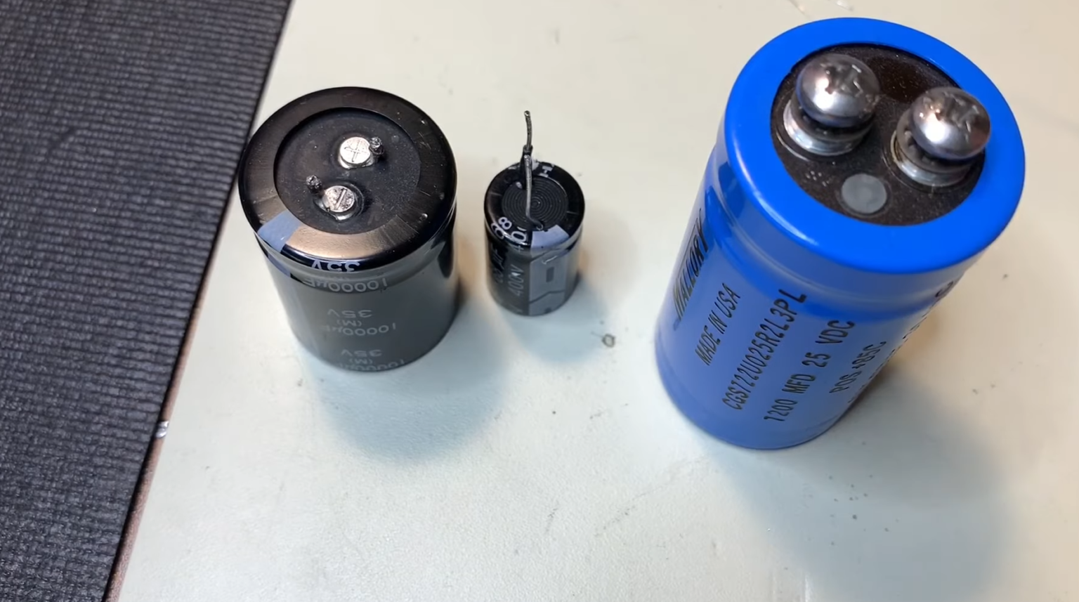 Do Capacitors Get Hot? - ElectronicsHacks