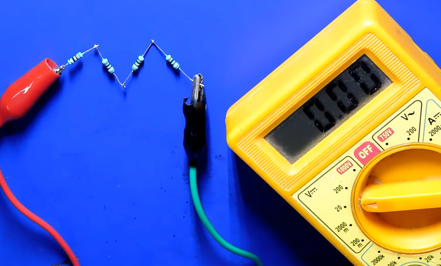 Does a Resistor Reduce Voltage? ElectronicsHacks