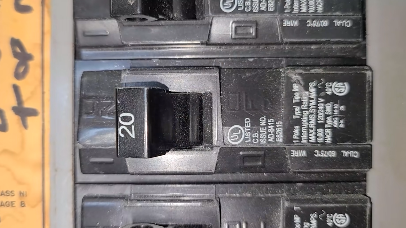 How Many Outlets on a 20Amp Circuit? ElectronicsHacks