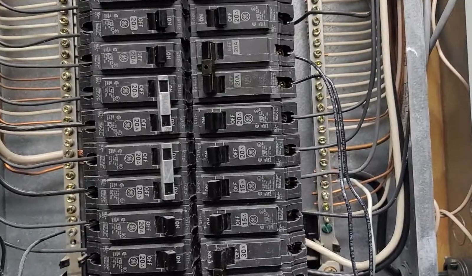 No Power But Circuit Breaker Not Tripped: How to Fix? - ElectronicsHacks