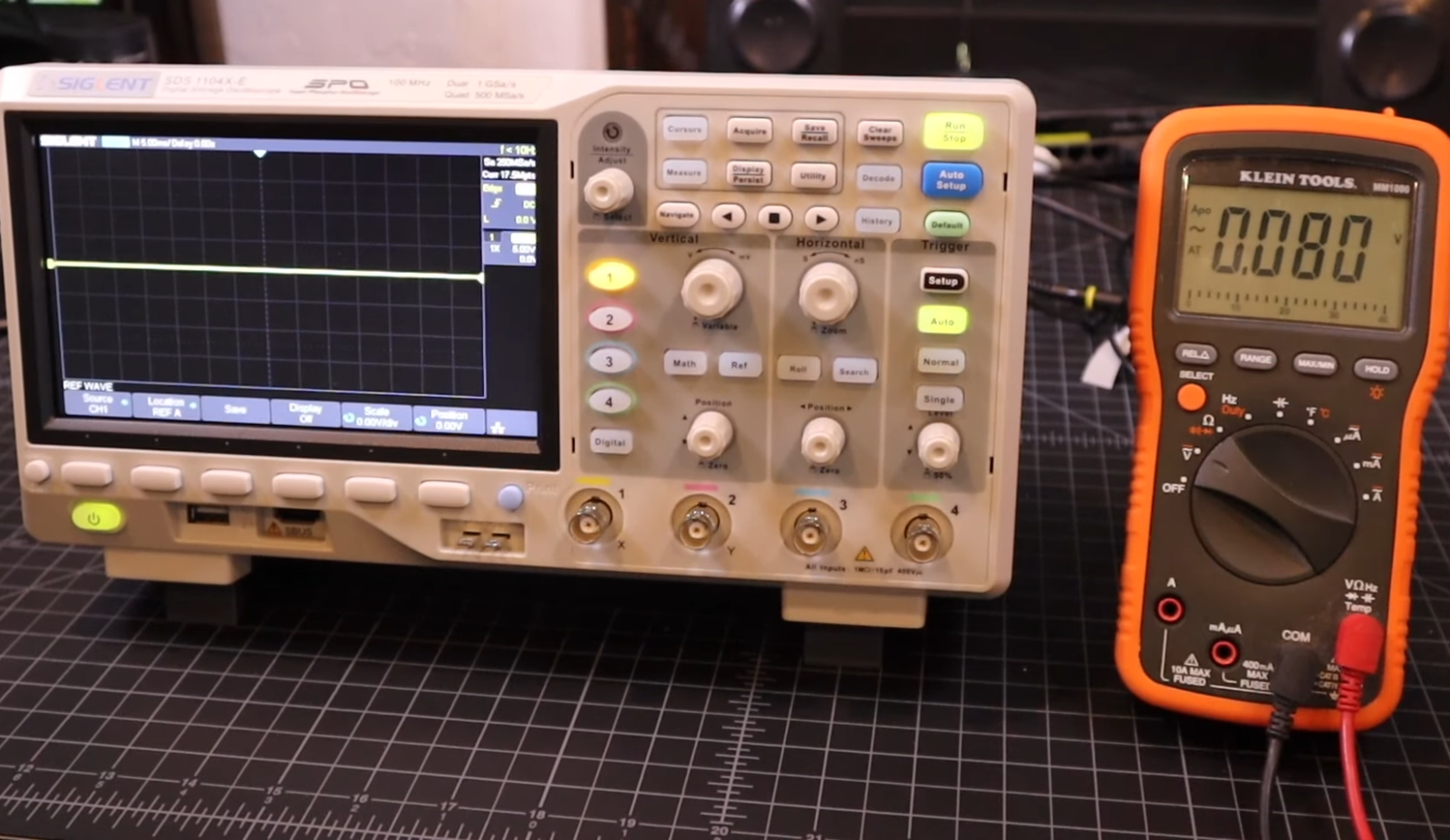 How to Connect an Oscilloscope to a Circuit? - ElectronicsHacks