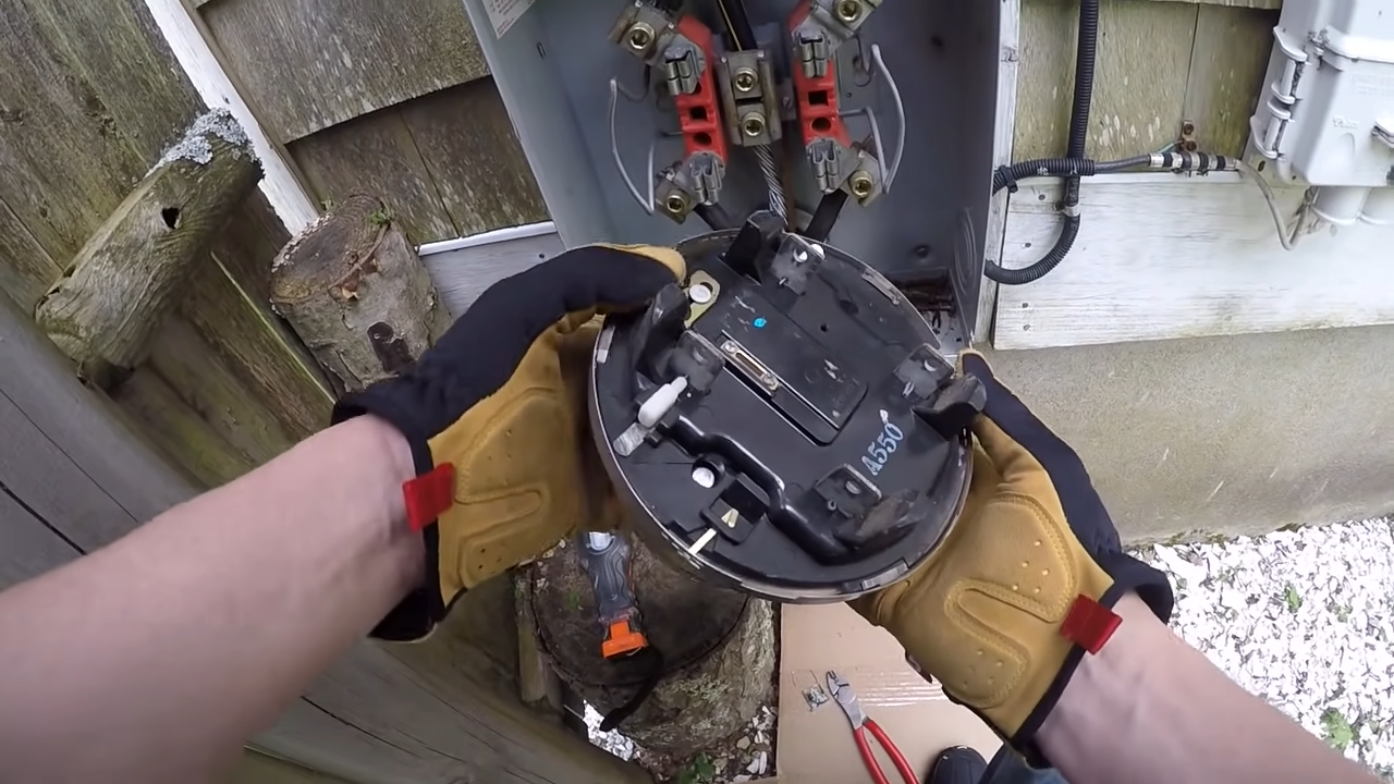 How to Turn Electricity Back on After Disconnect? - ElectronicsHacks